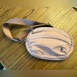 Tomtoc belt bag with RFID blocking - 1.5L - pink